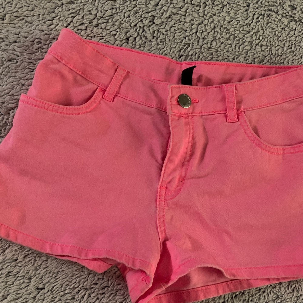Divided by H&M hot pink shorts Size 6, stretch